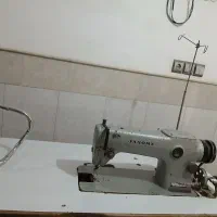 چرخ خیاطی و  چند مانکن