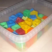مکعب های پلاستیکی
