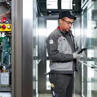 سرویس و تعمیر تخصصی انواع آسانسور