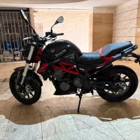 بنلی ۳۰۰ بنلی جفت سیلندر