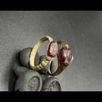 دوعدد انگشتر مفرقی نشان دار