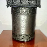 سطل زباله و دستمال کاغذی