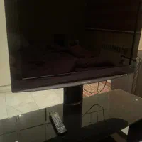 تلویزیون پاناسونیک به همراه میز