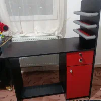 صندلی اصلاح‌و میز کار ناخن