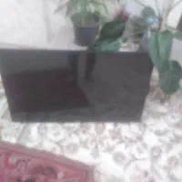 دو عدد ال ای دی سامسونگ و شا پ صفحه شکسته