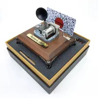 جعبه موزیکال پایه فرشته کوکی گرامافون دار