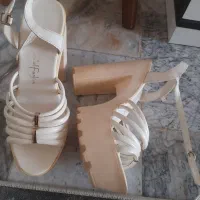 کفش شیری رنگ