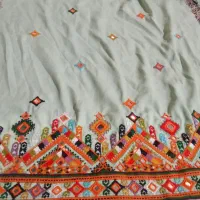 آیینه میدوزم