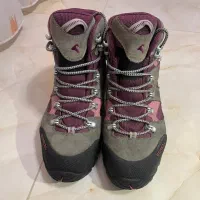 یک جفت نیم بوت