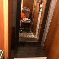 اینه قدی جنس ام دی اف با یک عدد کشو در حده نو