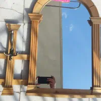 آینه و چوب لباسی