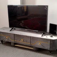 تلویزیون و میز تلویزیون