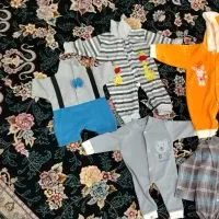 کریر و لباس نوزادی