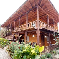 بوم‌گردی کلبه شیبک