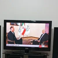 تلوزیون ال سی دی پلاسما ی ۴۶ اینچ و میز Tv