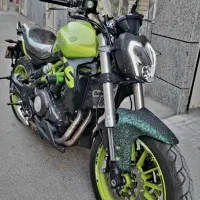بنلی 300. 14 تا کار 1400
