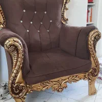 مبلمان ۷ نفره کلاسیک شیک به همراه میز عسلی