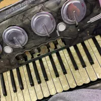 آکاردیون عتیقه|پیانو، کیبورد، آکاردئون|تهران, امانیه|دیوار