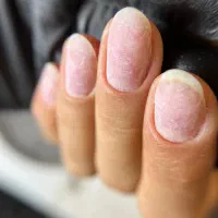 به دستیار ناخنکار نیازمندیم