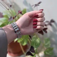 خدمات کاشت ناخن