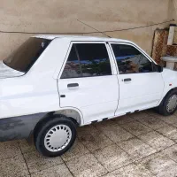 ماشین پراید‌سفید