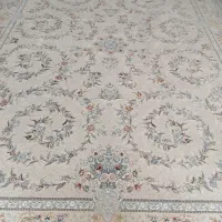 قالی گل برجسته
