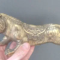دوتا شیر برنزی