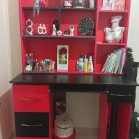 میز تحریر و کتابخانه