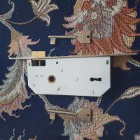 قفل درب چوبی