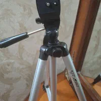 1 عدد پایه دوربین مخصوص عکاسی های حرفه ایی و تخصصی