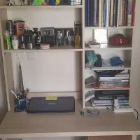 کتاب خانه ومیز تحریر