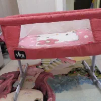 تخت کنار مادر نوزادی|تخت و صندلی بچه|کرج, بنیاد|دیوار