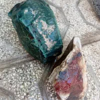 سنگ عقیق سرخ وسبز|کلکسیون اشیاء عتیقه|تربت‌حیدریه, داروپخش|دیوار