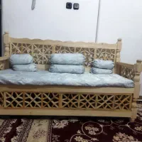 تخت سلطنتی و جلو مبلی
