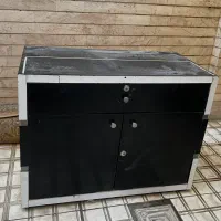 کمد لباس و هر چی می تونه باشه هم کمد هم میز
