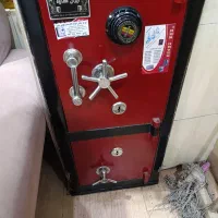 گاو صندوق دو در