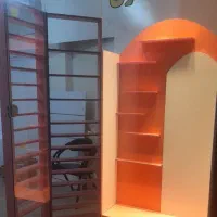 ویترین صورتی و صندلی|بوفه، ویترین، کنسول|همدان, |دیوار