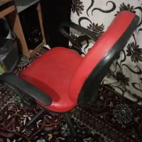 کامپیوتر همراه با صندلی و باند