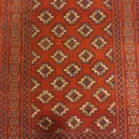 قالیچه دست بافت و شمعدانی