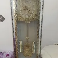 ساعت و میز