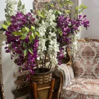 گلها به همراه گلدان