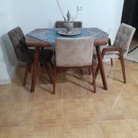 میز نهار خوری و میز تلویزیون تمیز