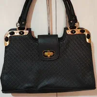 کیف مشکی|کیف، کفش، کمربند|پرند, فاز ۶|دیوار