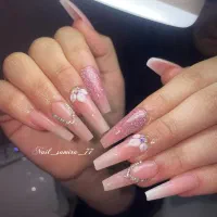 خدمات و آموزش تخصصی لاین ناخن تخفیف ویژه پاییزه|خدمات آرایشگری و زیبایی|شیراز, گلدشت معالی‌آباد|دیوار
