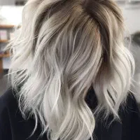 استخدام دستیار برای لاین رنگ و لایت