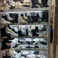 به تعدادی فروشنده خانوم و اقا