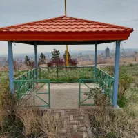 آلاچیق فلزی سنگین ستون و شیروانی مناسب باغ و ویلا