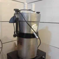 آبمیوه گیر هویج  انار و پرتغال و شیرموز و آب طالبی