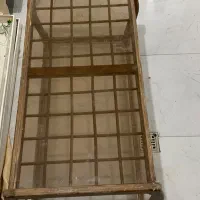 میز چوبی قدیمی