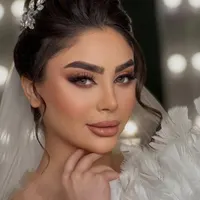آموزش میکاپ با ابزار آموزش و خدمات عروس